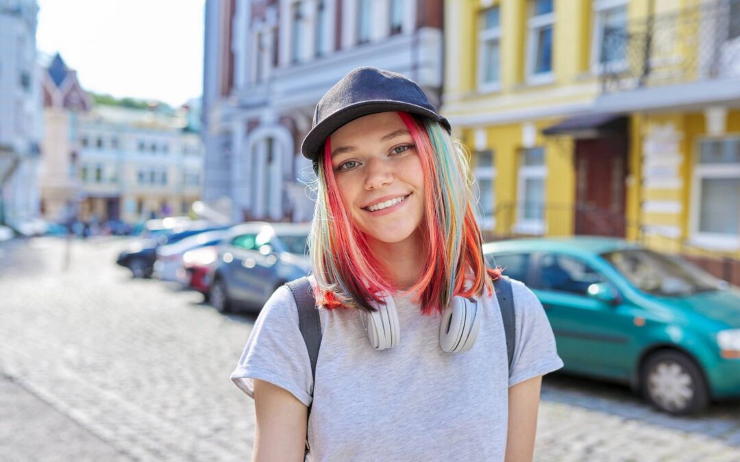 Nowy kolor włosów bez ryzyka – wszystko o szamponetkach